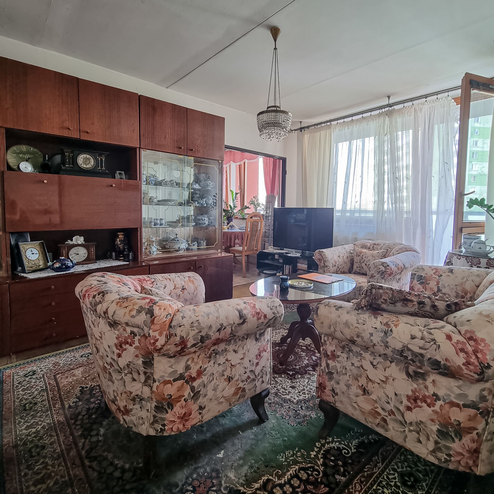 REZERVOVANÉ 4. izbový byt 71m2 + loggia 6m2, Uralská ul., sídl. Nad Jazerom