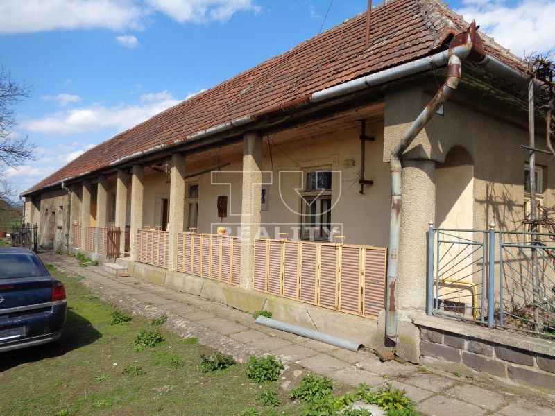 EXKLUZÍVNE na predaj v TUreality veľký rodinný dom, 270m2 zastavaná plocha, 750m2 pozemok Bohdanovce, Košice-okolie